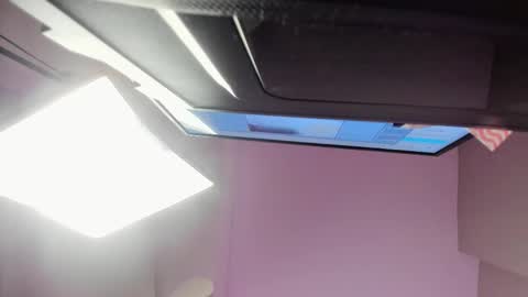 miahertz online show from December 4, 2025, 11:41 am