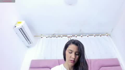 miajhonsonx online show from May 7, 2026, 1:49 pm