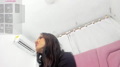 Snapshot of miajhonsonx chatting on May 15, 2026, 9:22 pm miajhonsonx online show from May 15, 2026, 9:22 pm