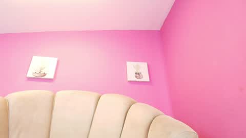 miajhonsonx online show from August 5, 2026, 1:36 pm