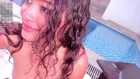 Mia Jonsonn online show from January 23, 2025, 4:59 pm