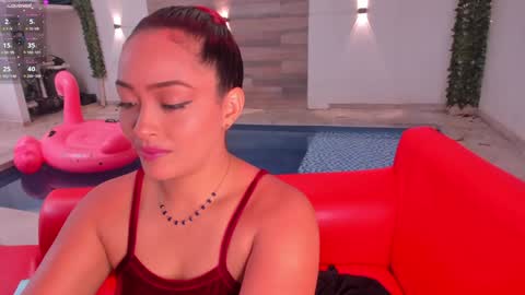 Mia Jonsonn online show from February 2, 2025, 2:45 pm