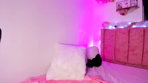 Snapshot of miakha__ chatting on January 1, 2025, 10:21 am miakha__ online show from January 1, 2025, 10:21 am