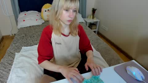 miakimiko online show from May 14, 2026, 3:02 am