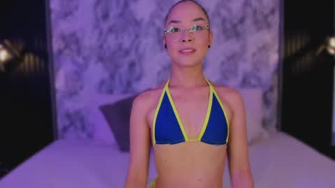 Mia Larouse online show from May 5, 2026, 9:34 pm