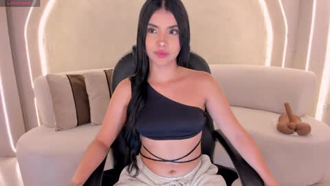 Call me Mia  online show from April 4, 2026, 7:11 pm