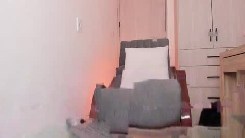 Snapshot of mialenox chatting on April 24, 2026, 8:33 pm Mia Lenox online show from April 24, 2026, 8:33 pm