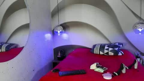 Mia 3 online show from February 6, 2026, 11:35 am