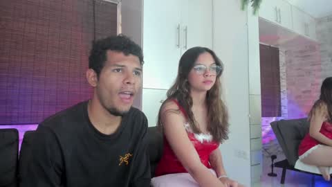 Snapshot of mialuxx chatting on December 16, 2024, 7:10 pm Mia online show from December 16, 2024, 7:10 pm