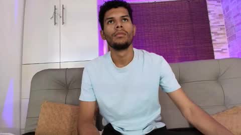 Snapshot of mialuxx chatting on October 5, 2025, 7:01 pm Mia online show from October 5, 2025, 7:01 pm