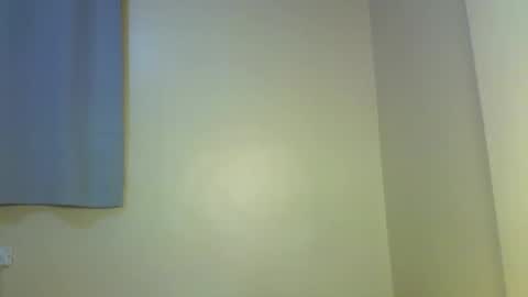 Muffin online show from December 2, 2025, 9:43 pm