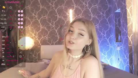 Mia online show from May 8, 2026, 4:45 pm