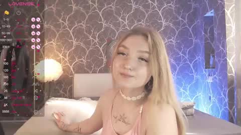 Mia online show from May 9, 2026, 2:55 pm