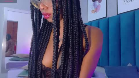 Mia  online show from May 1, 2026, 12:21 pm