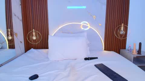 Snapshot of miamiller69 chatting on February 1, 2025, 7:26 am Mia online show from February 1, 2025, 7:26 am