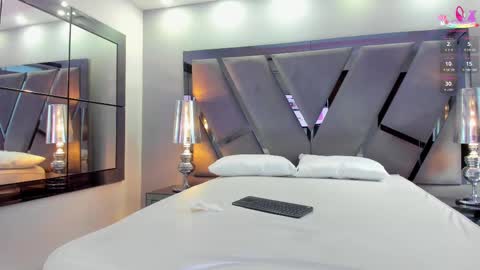 miamirage_ online show from October 6, 2025, 12:46 pm