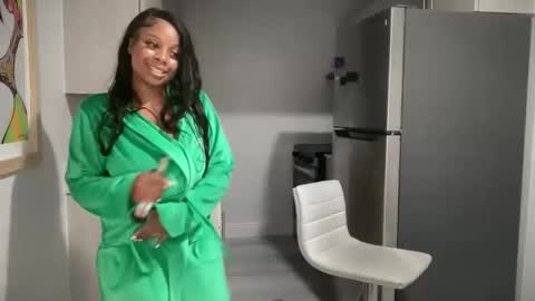 Snapshot of miamiworld chatting on March 24, 2026, 7:35 am MiamiWorld online show from March 24, 2026, 7:35 am