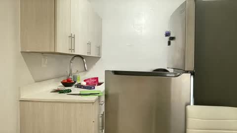 Snapshot of miamiworld chatting on March 26, 2026, 12:06 am MiamiWorld online show from March 26, 2026, 12:06 am