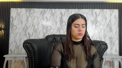 Mia   -5 7001400 Follow  online show from January 4, 2025, 1:42 pm