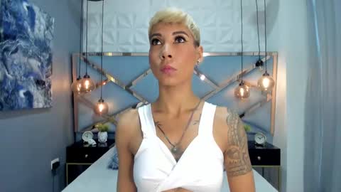 Mia Morgann online show from December 31, 2024, 12:04 pm