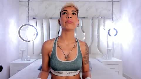 Mia Morgann online show from February 26, 2025, 12:03 pm