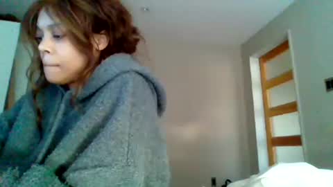 MiaMuffn online show from December 16, 2024, 1:32 pm