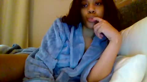 MiaMuffn online show from September 22, 2025, 2:08 pm