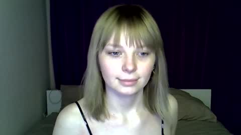 Snapshot of mianine chatting on March 22, 2026, 7:17 pm Mia online show from March 22, 2026, 7:17 pm