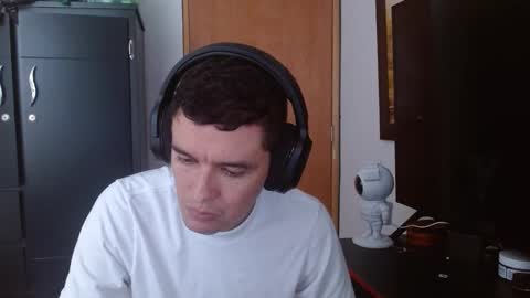 Snapshot of miaou_miaou chatting on February 11, 2025, 8:42 pm miaou_miaou online show from February 11, 2025, 8:42 pm