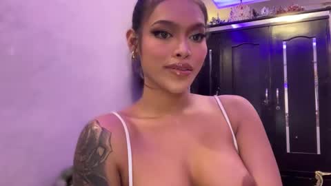 Mia online show from February 19, 2025, 6:00 pm