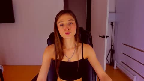 Snapshot of miapaw chatting on October 26, 2025, 7:20 pm Mia online show from October 26, 2025, 7:20 pm