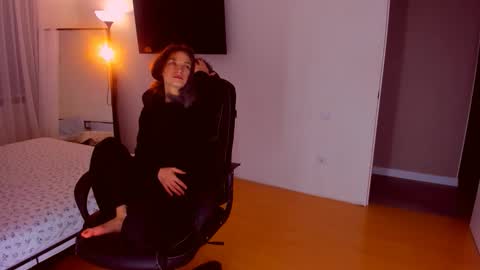 Snapshot of miapaw chatting on November 1, 2025, 7:49 pm Mia online show from November 1, 2025, 7:49 pm