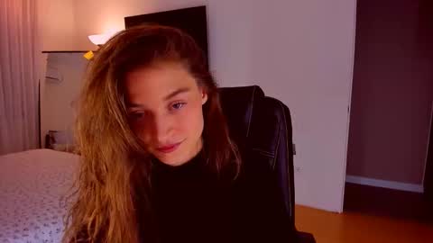 Snapshot of miapaw chatting on November 3, 2025, 7:59 pm Mia online show from November 3, 2025, 7:59 pm