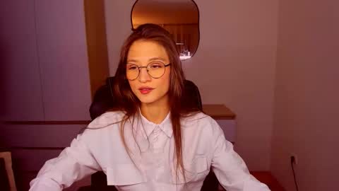 Mia online show from February 7, 2026, 7:28 pm