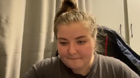Snapshot of miapisa chatting on October 12, 2025, 8:08 pm miapisa online show from October 12, 2025, 8:08 pm
