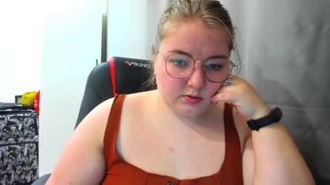 Snapshot of miapisa chatting on October 20, 2025, 12:38 pm miapisa online show from October 20, 2025, 12:38 pm