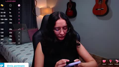 MIAPORTMANN online show from January 11, 2025, 3:42 pm