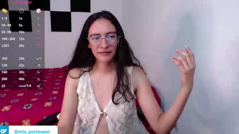 MIAPORTMANN online show from September 14, 2025, 3:55 pm