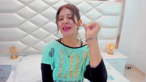 Sweetie Mia online show from January 27, 2025, 12:16 pm