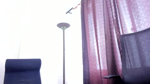 Mia Milf online show from May 29, 2026, 1:31 pm