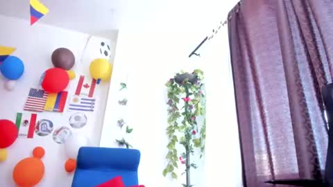 Mia Milf online show from July 15, 2026, 10:04 pm