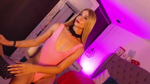 Mia Romanove online show from June 13, 2026, 3:37 am
