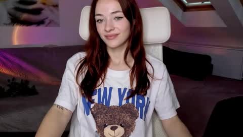 Snapshot of miarouge_me chatting on October 22, 2025, 5:19 am Mia online show from October 22, 2025, 5:19 am