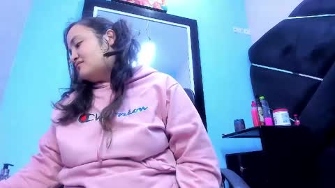 MiaRouse online show from May 6, 2026, 9:47 am