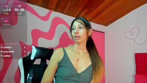 Mia Roxy online show from April 28, 2026, 8:03 pm