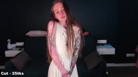 Mia online show from May 16, 2026, 2:38 pm