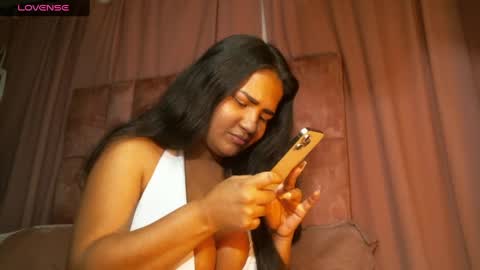 miasaandovaal 22 online show from May 6, 2026, 8:58 pm
