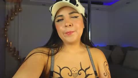 Snapshot of miasavagex18 chatting on January 17, 2025, 2:29 am MiaHancock online show from January 17, 2025, 2:29 am