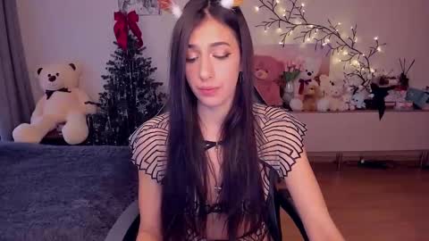 Miayna Silk online show from December 31, 2024, 7:31 am