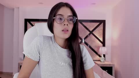 Snapshot of miasilverr chatting on January 15, 2025, 11:19 pm Mia online show from January 15, 2025, 11:19 pm